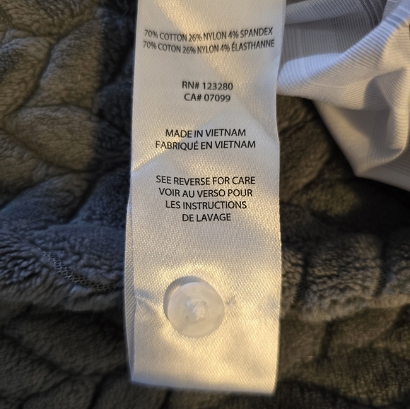 Travis Mathew Button Up - Picture 5 of 5